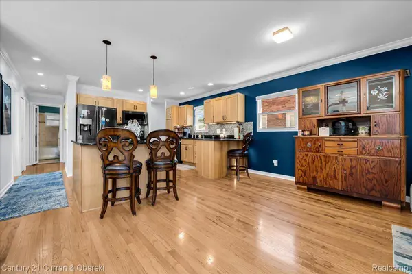24394 Andover DR, Dearborn Heights, MI 48125