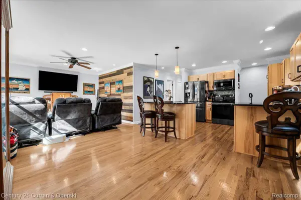 24394 Andover DR, Dearborn Heights, MI 48125