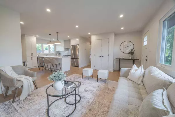 15 Hoover PL Southwest, Calgary, AB t2v 3g5