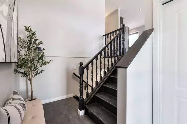 90 Elizabeth WAY SE, Airdrie, AB T4B 2H6