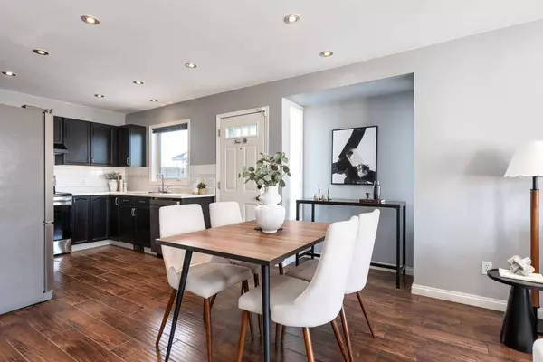 90 Elizabeth WAY SE, Airdrie, AB T4B 2H6