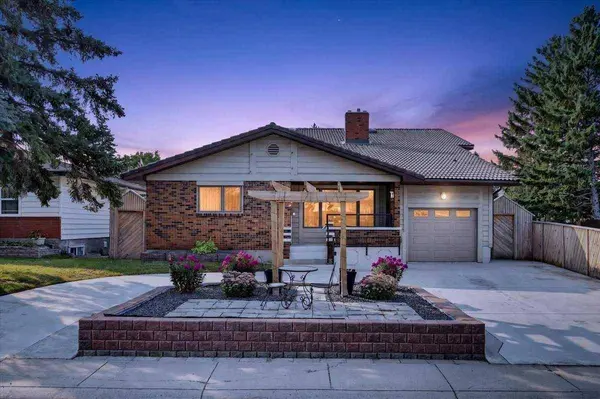 126 Marbrooke CIR NE