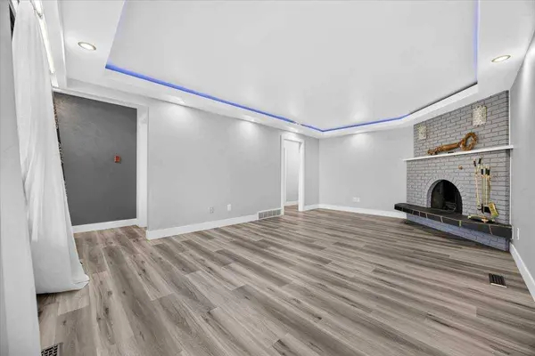 126 Marbrooke CIR NE, Calgary, AB T2A 2W6