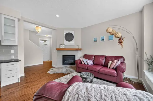 479 Nolan Hill DR NW, Calgary, AB T3R 0S9