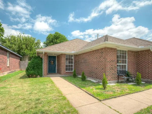 12317 NW 3rd ST, Yukon, OK 73099