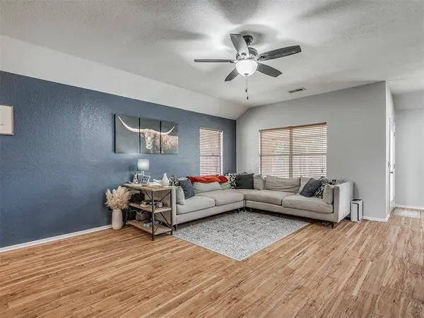 12317 NW 3rd ST, Yukon, OK 73099