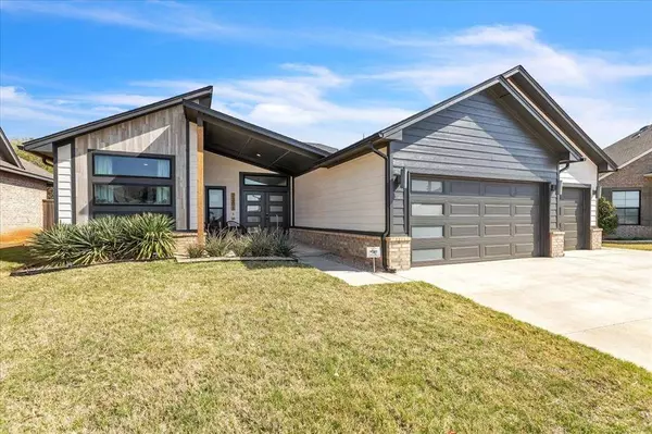 7301 NW 159th TER, Edmond, OK 73013