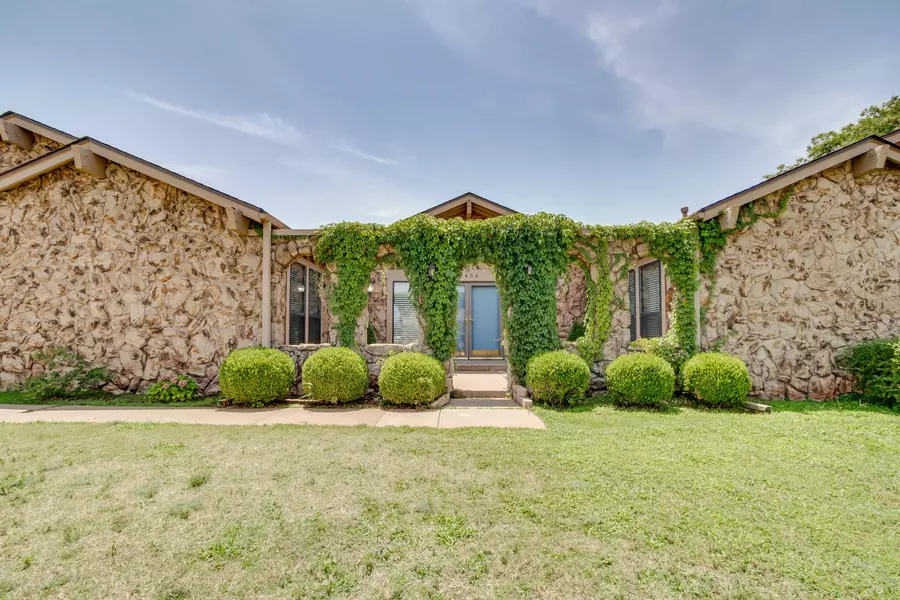 4436 Tamarisk Dr, Oklahoma City, OK 73120-8177