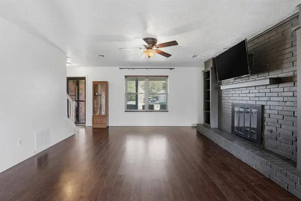 1525 Vulcan CIR, Edmond, OK 73003