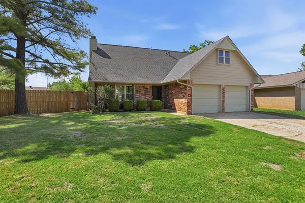 1525 Vulcan CIR, Edmond, OK 73003