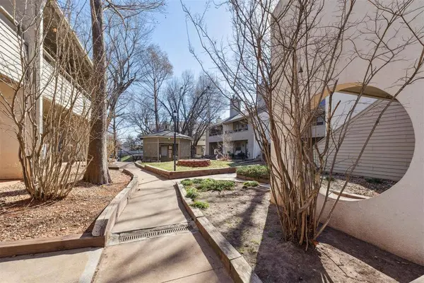 11140 Stratford DR #606, Oklahoma City, OK 73120