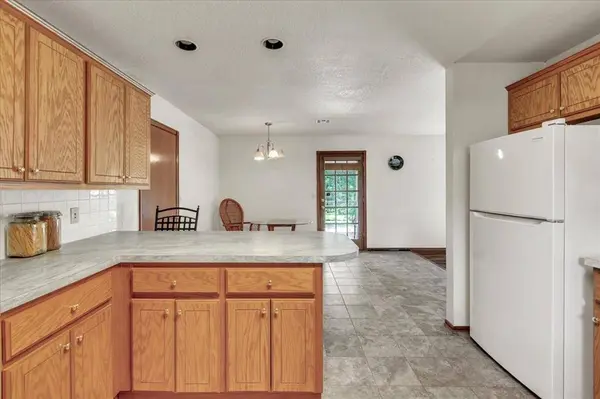 826 Stone DR, Blanchard, OK 73010