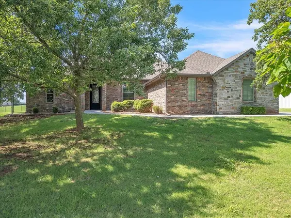 2383 Fox LN, Blanchard, OK 73010