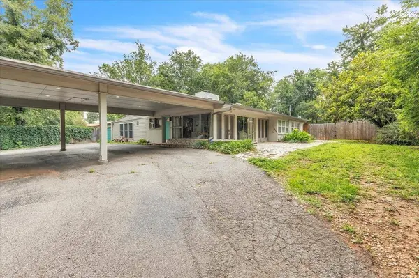 417 Garth Brooks BLVD, Yukon, OK 73099