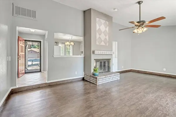 736 Mabel C Fry BLVD, Yukon, OK 73099