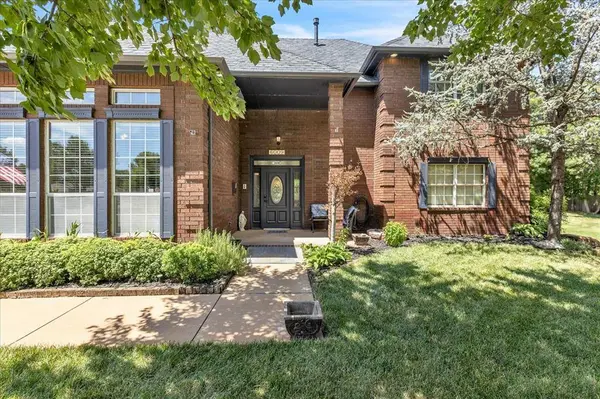 6009 KINGSBRIDGE DR, Oklahoma City, OK 73162