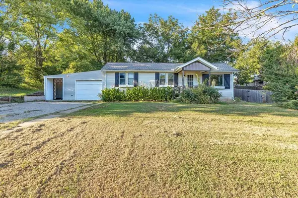 811 E Etowah RD, Noble, OK 73068