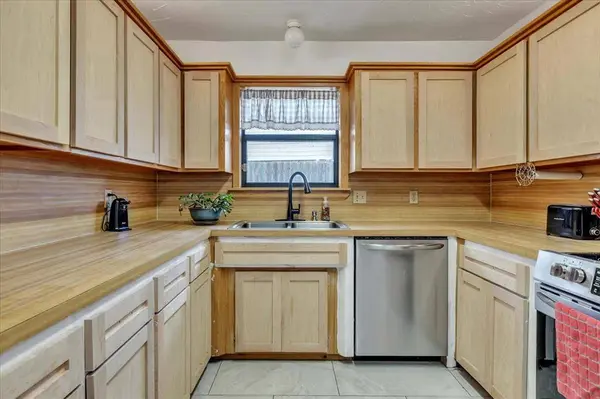 1208 Kingston DR, Yukon, OK 73099