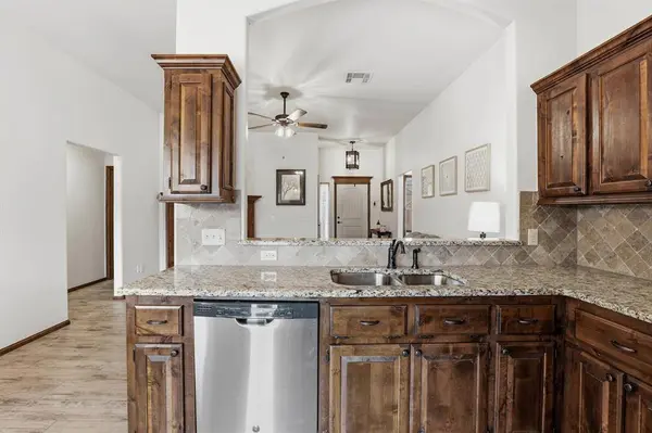 8720 SW 36th ST, Oklahoma City, OK 73179