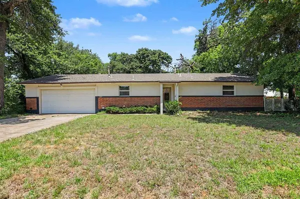 9617 NE 4th ST, Midwest City, OK 73130