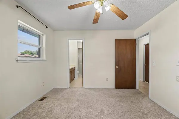 9617 NE 4th ST, Midwest City, OK 73130