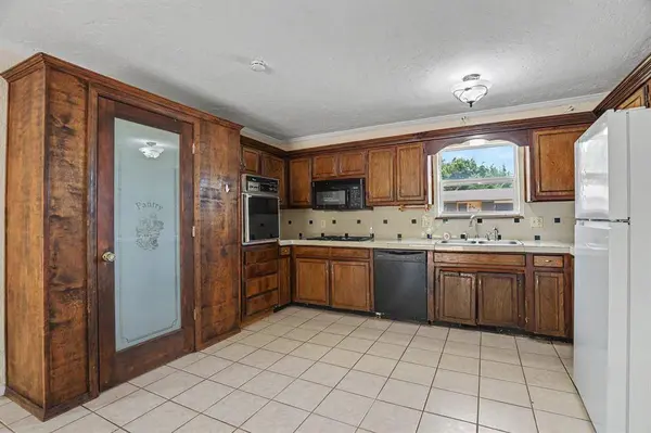 9617 NE 4th ST, Midwest City, OK 73130