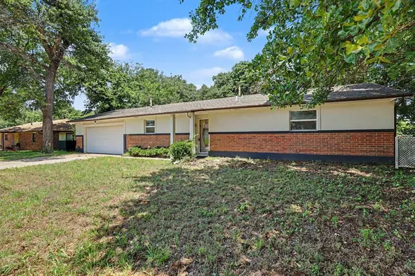 9617 NE 4th ST, Midwest City, OK 73130