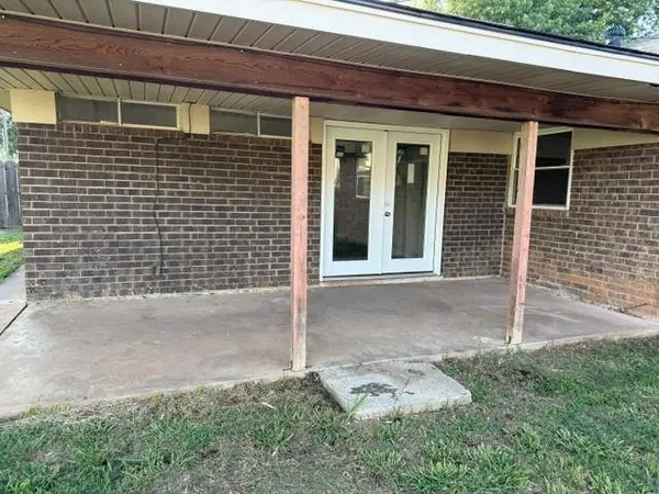 204 E Bass AVE, Yukon, OK 73099