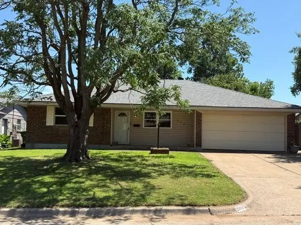 204 E Bass AVE, Yukon, OK 73099
