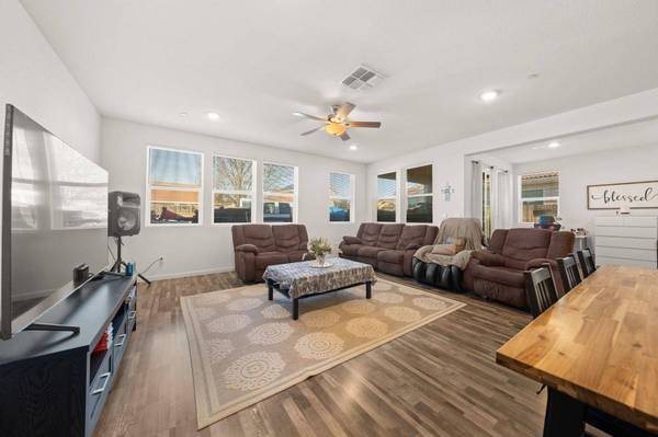 1149 Oxbow CT, Plumas Lake, CA 95961