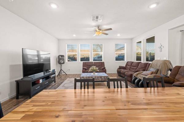 1149 Oxbow CT, Plumas Lake, CA 95961