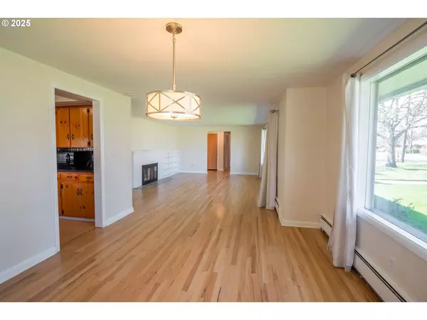 2840 TOMAHAWK LN, Eugene, OR 97401