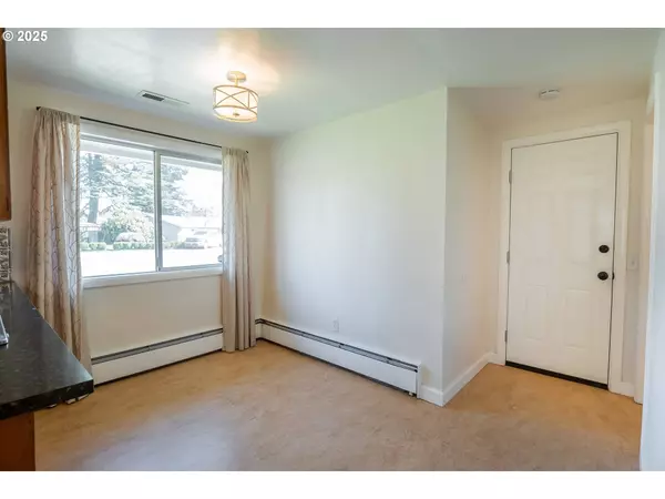 2840 TOMAHAWK LN, Eugene, OR 97401