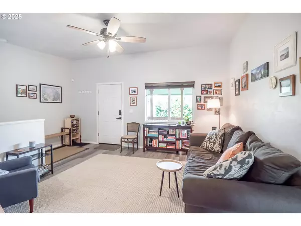 2111 S BERTELSEN RD, Eugene, OR 97405