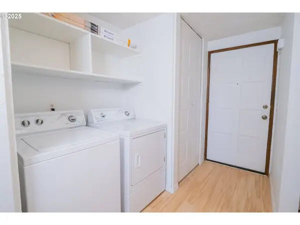 2665 WOODSTONE PL, Eugene, OR 97405