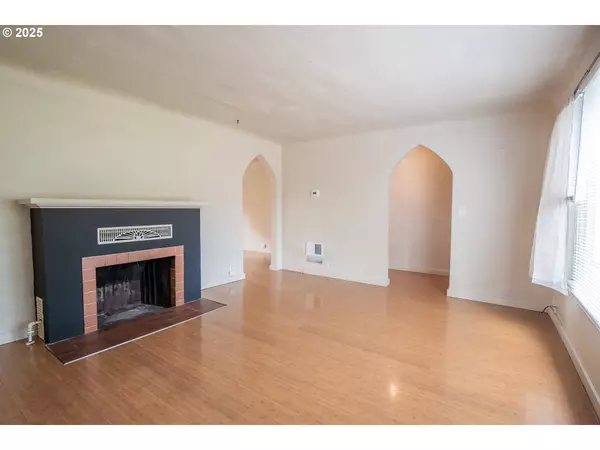 2560 KINCAID ST, Eugene, OR 97405