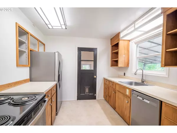 2560 KINCAID ST, Eugene, OR 97405