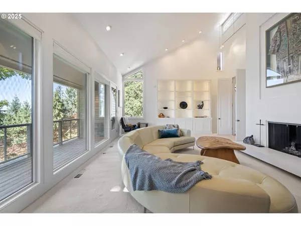 2683 CRESTA DE RUTA ST, Eugene, OR 97403