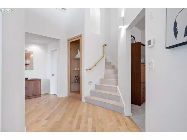 2683 CRESTA DE RUTA ST, Eugene, OR 97403