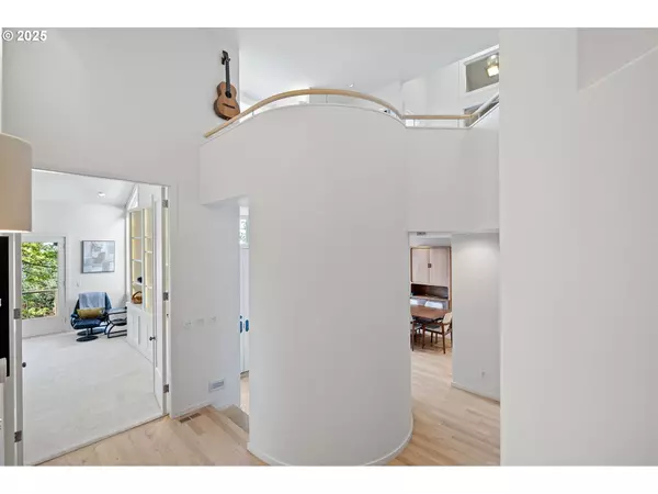 2683 CRESTA DE RUTA ST, Eugene, OR 97403