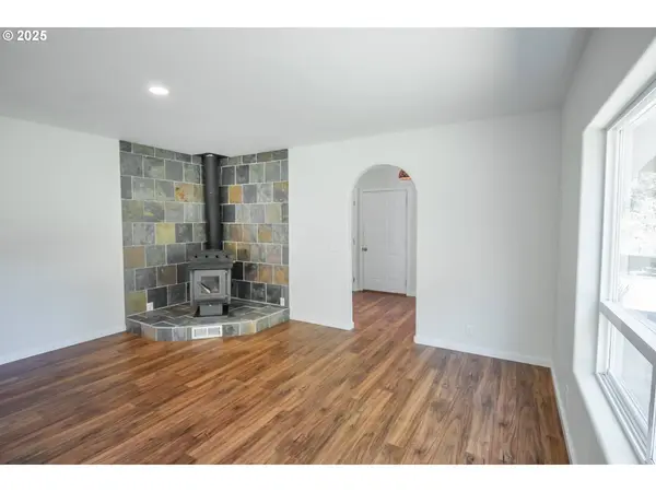 28788 GIMPL HILL RD, Eugene, OR 97402