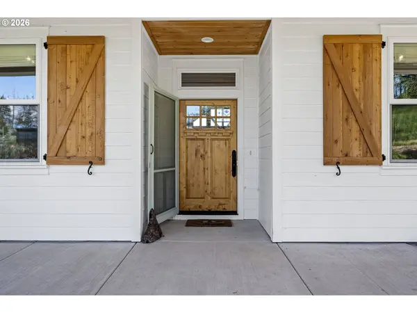 2764 E 40TH AVE, Eugene, OR 97405