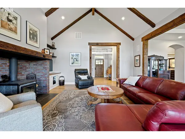 2764 E 40TH AVE, Eugene, OR 97405