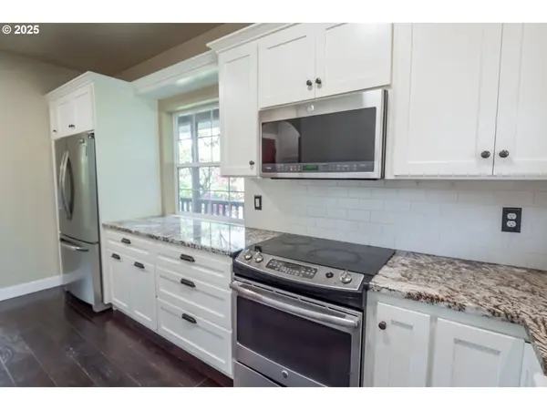 86104 SELLS VIEW DR, Eugene, OR 97402