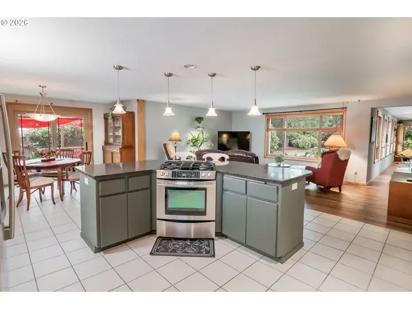 2921 LANSING AVE, Albany, OR 97322