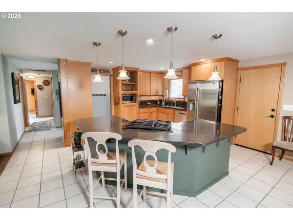 2921 LANSING AVE, Albany, OR 97322