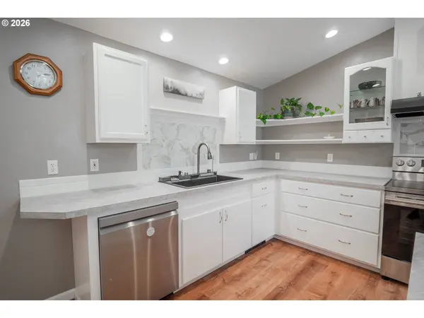 46 KAREN CT, Cottage Grove, OR 97424