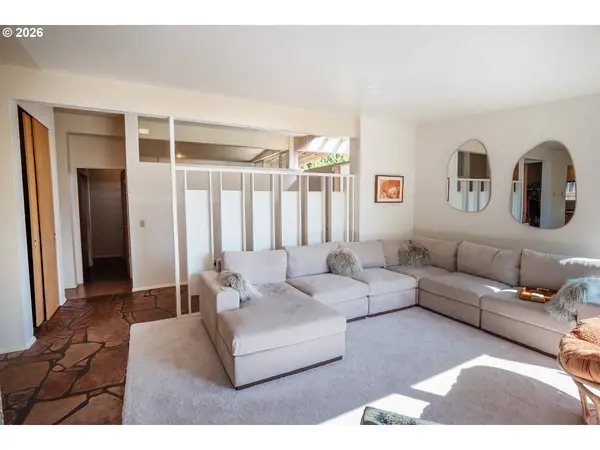 495 W 27th AVE, Eugene, OR 97405