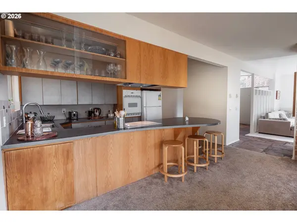 495 W 27th AVE, Eugene, OR 97405