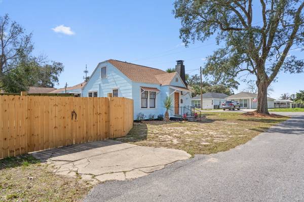 Pensacola, FL 32507-3320,101 Central Ave